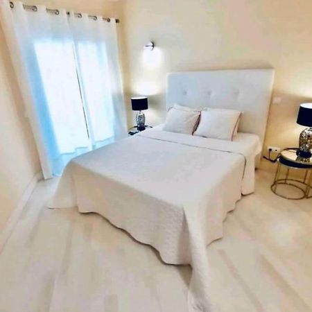 Beach & Sea Apt, Fast Wifi, Airco, Private Parking And Pool Portimao Luaran gambar