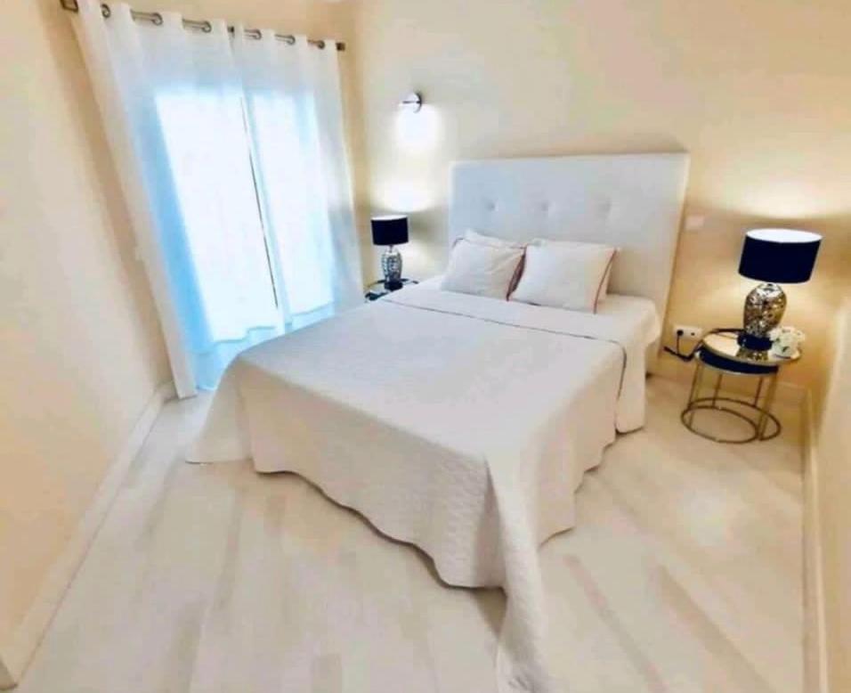 Beach & Sea Apt, Fast Wifi, Airco, Private Parking And Pool Portimao Luaran gambar