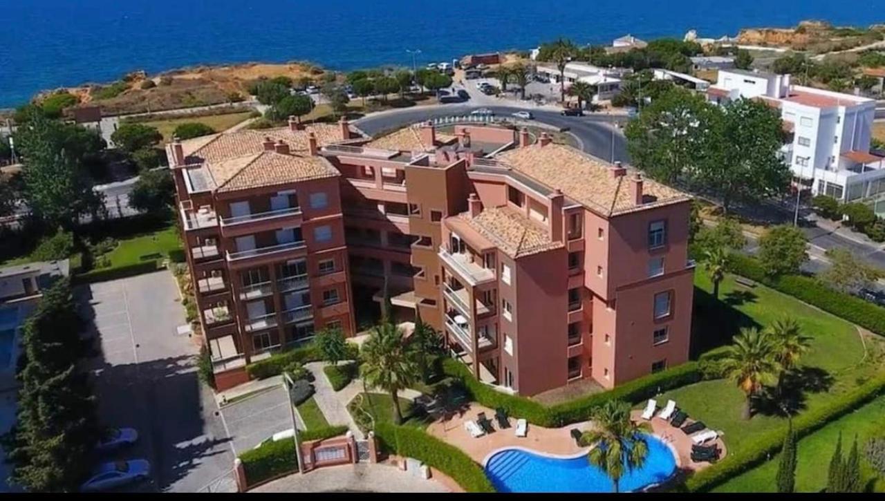 Beach & Sea Apt, Fast Wifi, Airco, Private Parking And Pool Portimao Luaran gambar