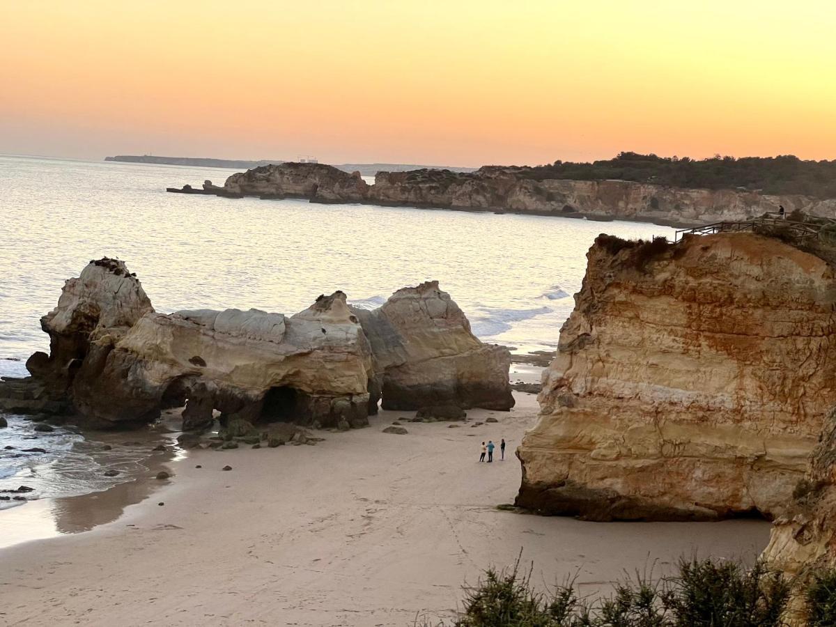 Beach & Sea Apt, Fast Wifi, Airco, Private Parking And Pool Portimao Luaran gambar