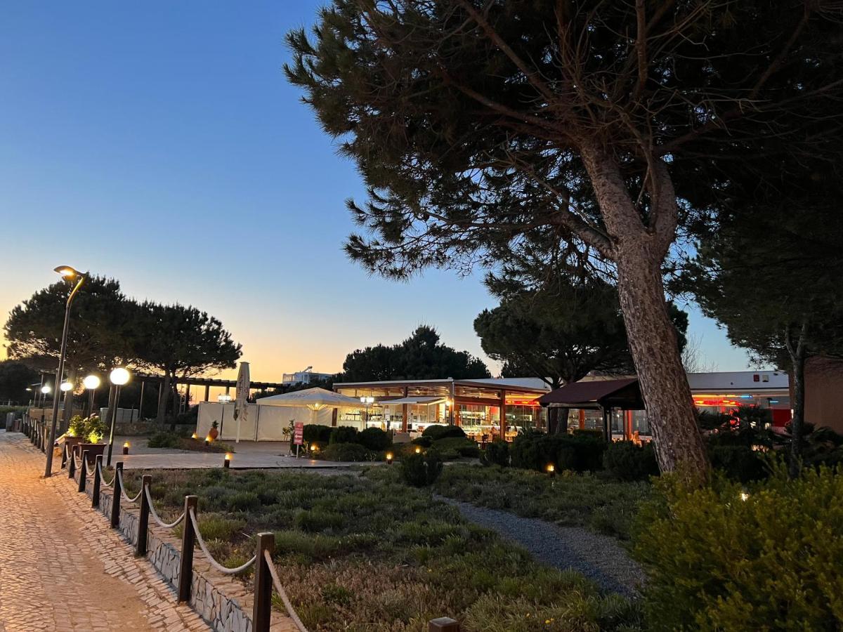Beach & Sea Apt, Fast Wifi, Airco, Private Parking And Pool Portimao Luaran gambar