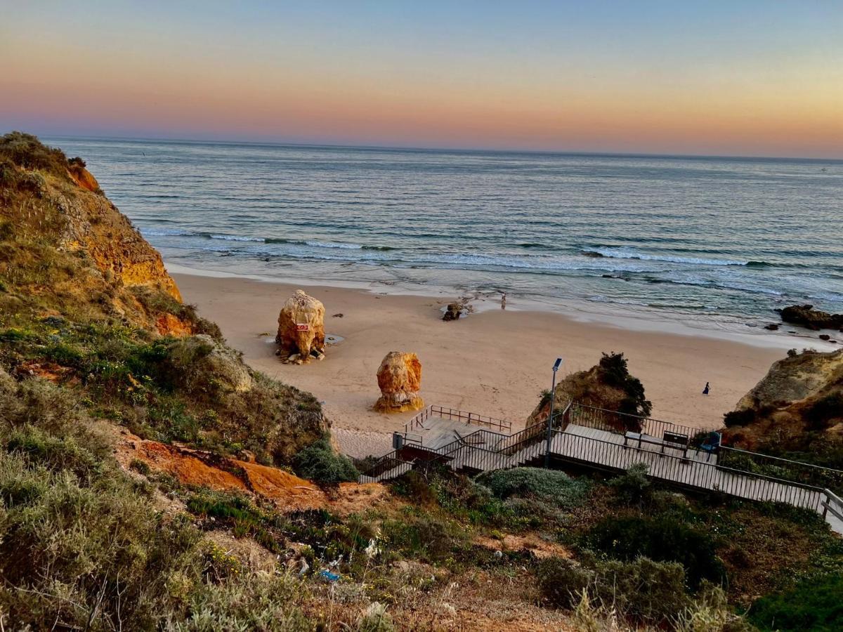 Beach & Sea Apt, Fast Wifi, Airco, Private Parking And Pool Portimao Luaran gambar