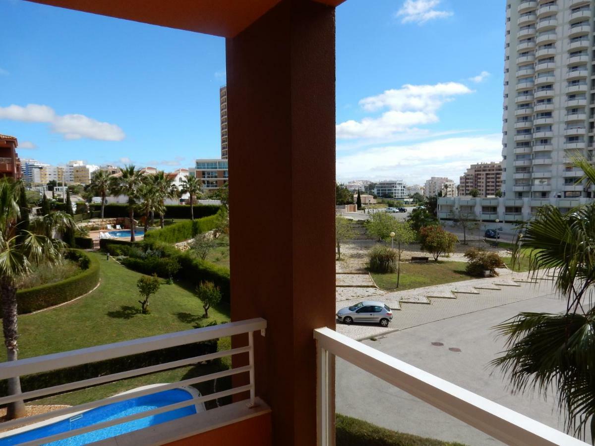Beach & Sea Apt, Fast Wifi, Airco, Private Parking And Pool Portimao Luaran gambar