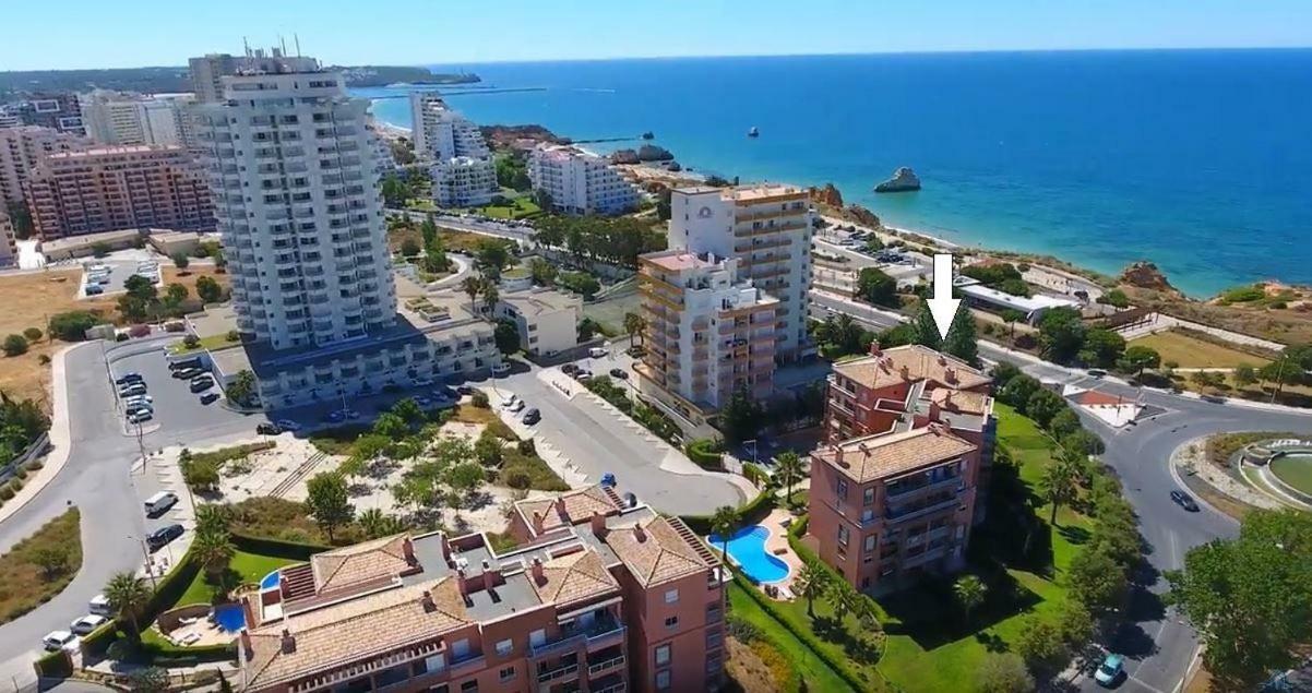 Beach & Sea Apt, Fast Wifi, Airco, Private Parking And Pool Portimao Luaran gambar