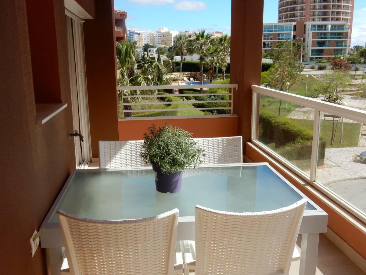 Beach & Sea Apt, Fast Wifi, Airco, Private Parking And Pool Portimao Luaran gambar