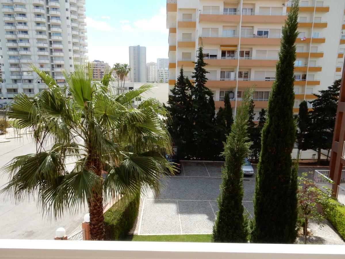Beach & Sea Apt, Fast Wifi, Airco, Private Parking And Pool Portimao Luaran gambar